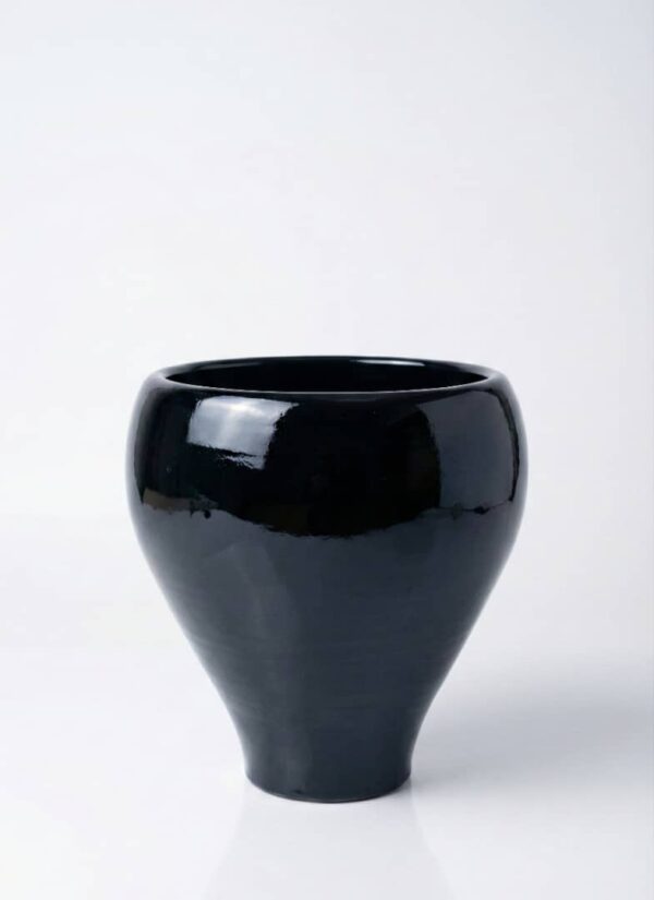 WhatsApp Image 2026-01-29 at 13.01.52 (1) مزهرية فخار خزفية بتصميم V 40 cm سوداء